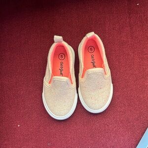 Cat & Jack Size 5 Orange Slip Ons
